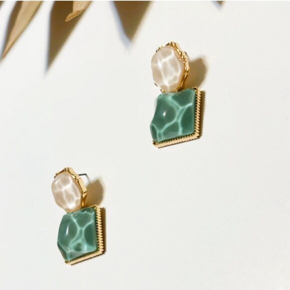 Anthro geo shape in green #91 - Picture 4 of 6